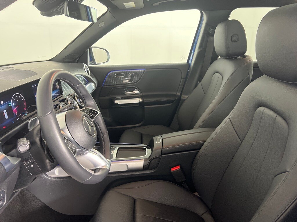 2025 Mercedes Benz GLB 250 4MATIC photo 2