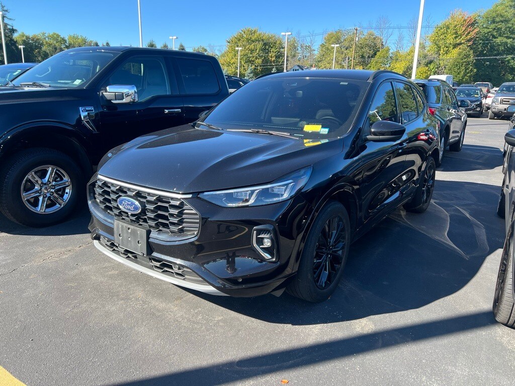 2023 Ford Escape ST-Line Elite photo 3