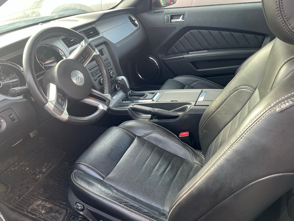 2014 Ford Mustang V6 Premium photo 4