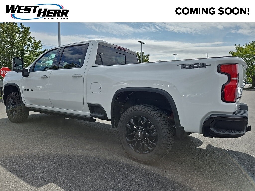 2025 Chevrolet Silverado 2500HD LTZ photo 3