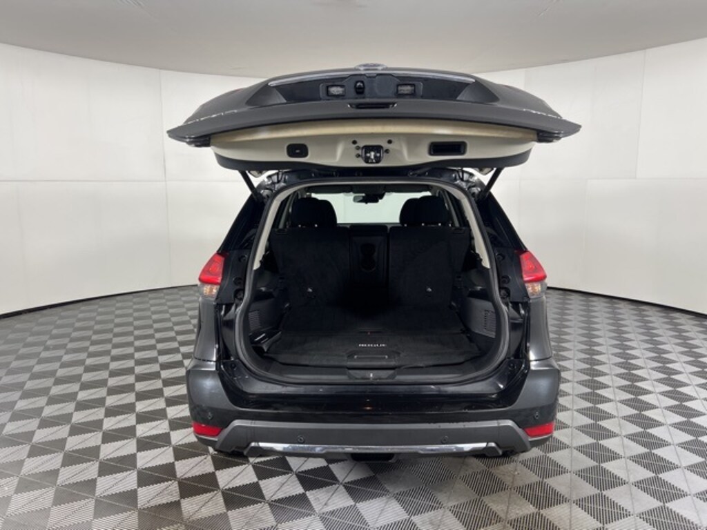 Used 2020 Nissan Rogue SV SUV