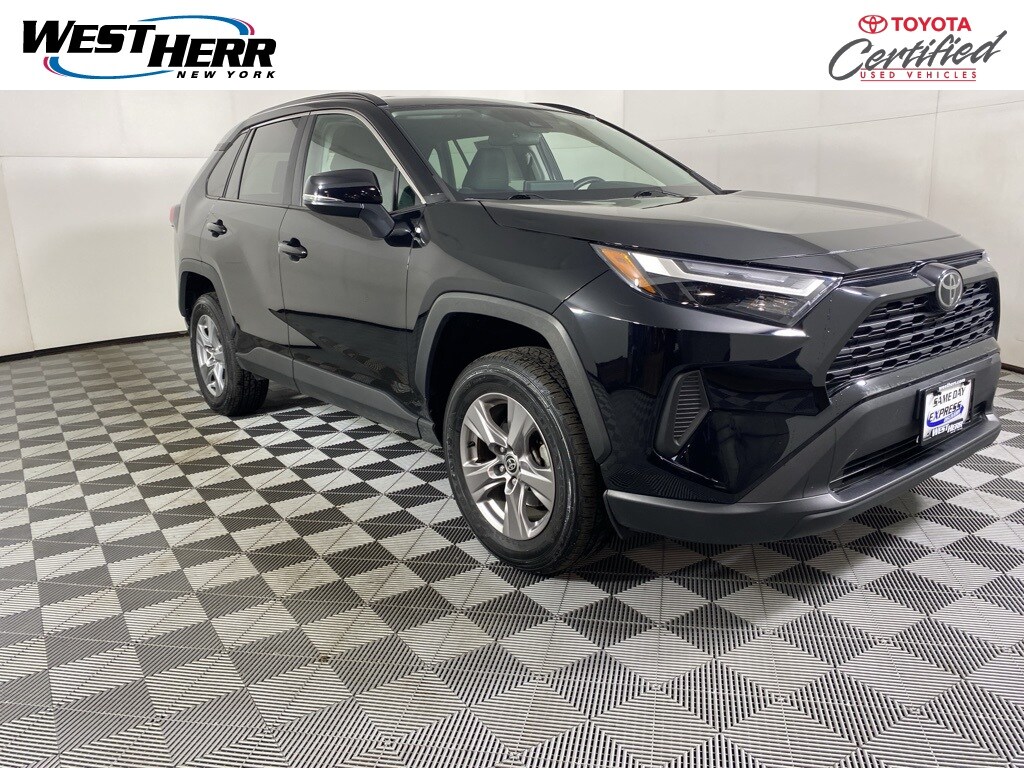 Used 2022 Toyota RAV4 XLE SUV