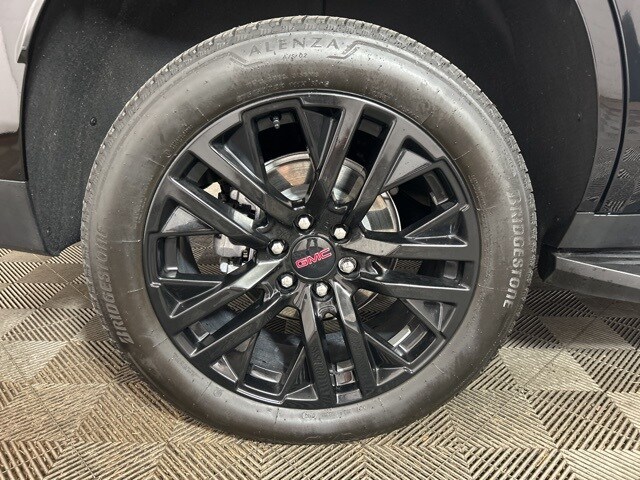 2024 Gmc Yukon Denali photo 3