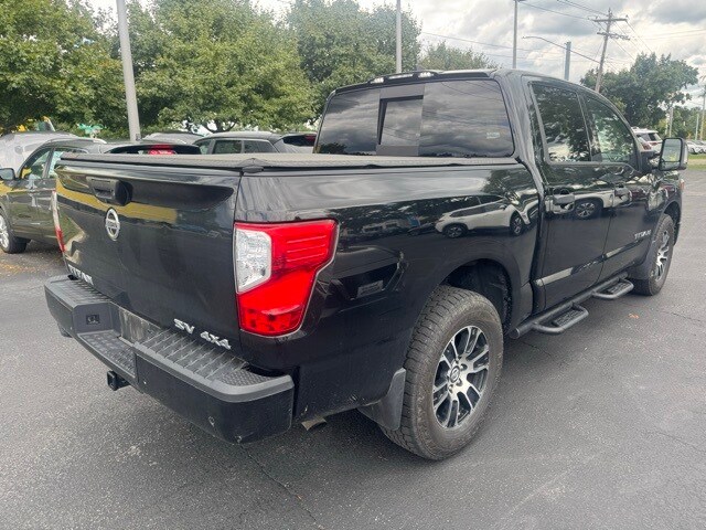 2022 Nissan Titan SV photo 3