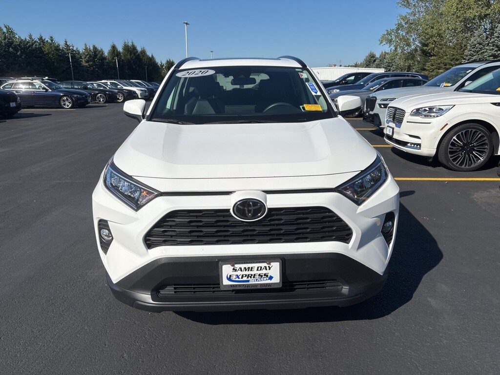 2020 Toyota RAV4 XLE Premium photo 2