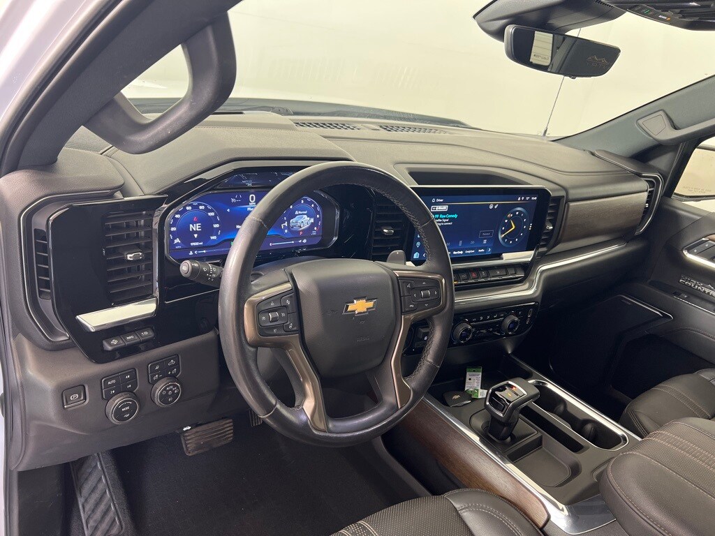 2023 Chevrolet Silverado 1500 High Country photo 2