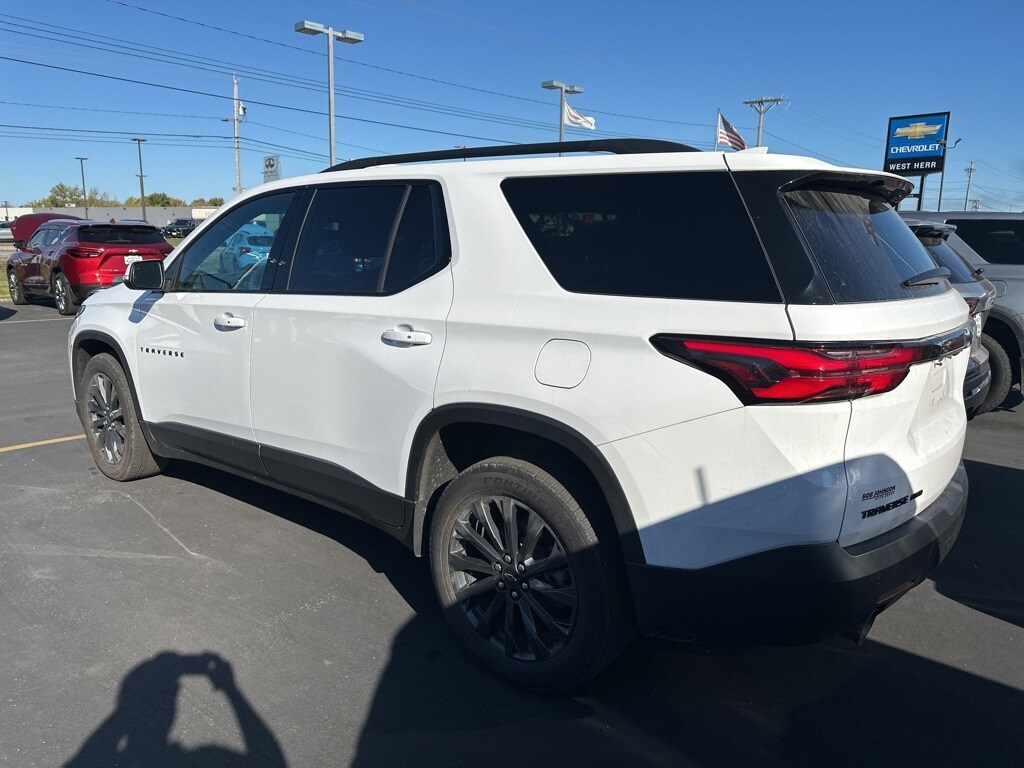 2022 Chevrolet Traverse RS photo 3