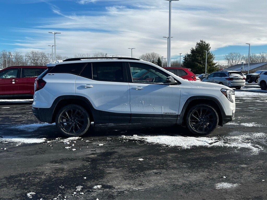 Used 2023 GMC Terrain SLE SUV