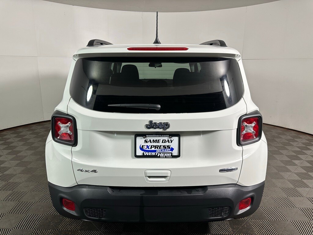 2022 Jeep Renegade Latitude photo 4