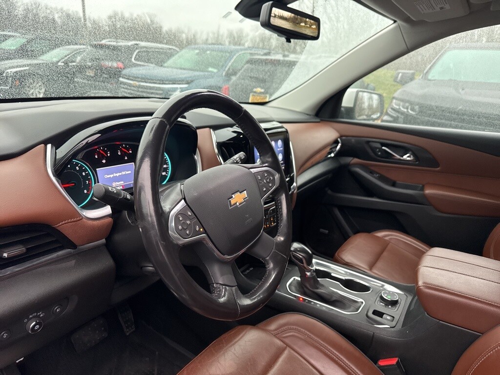 2021 Chevrolet Traverse High Country photo 2