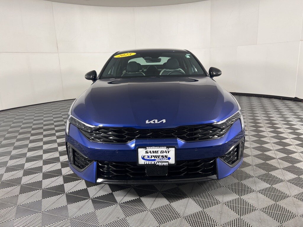 2025 Kia K5 GT-Line photo 2