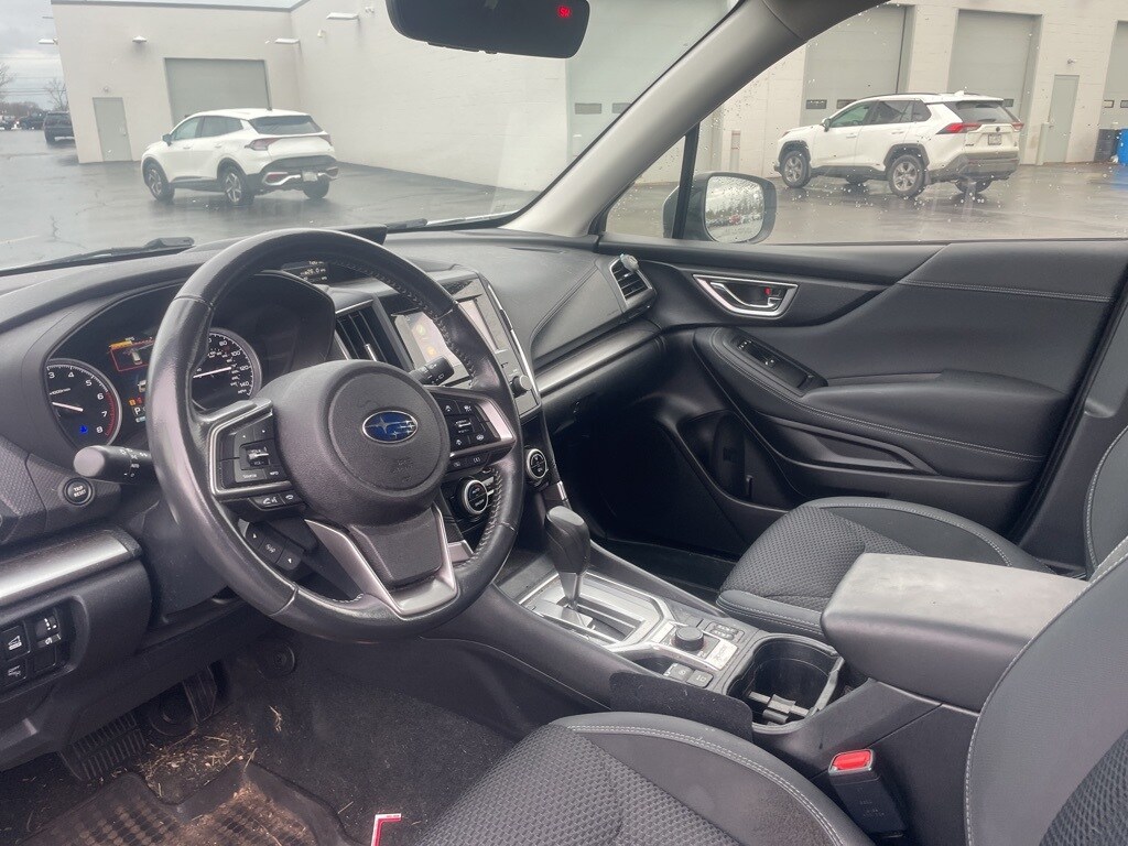 2020 Subaru Forester Premium photo 4