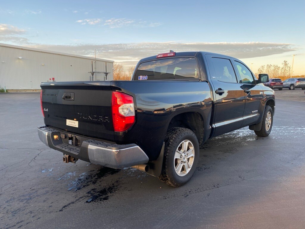 2020 Toyota Tundra SR5 CrewMax photo 3