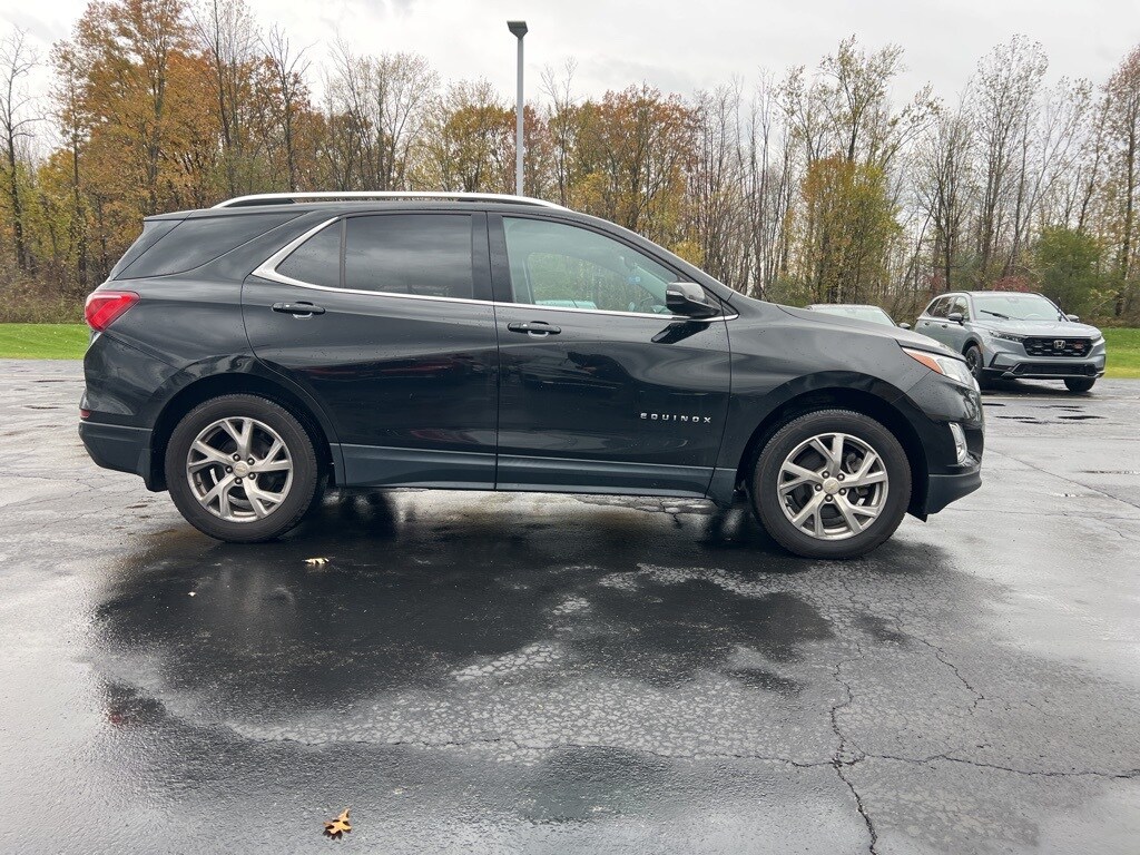 2019 Chevrolet Equinox LT photo 3