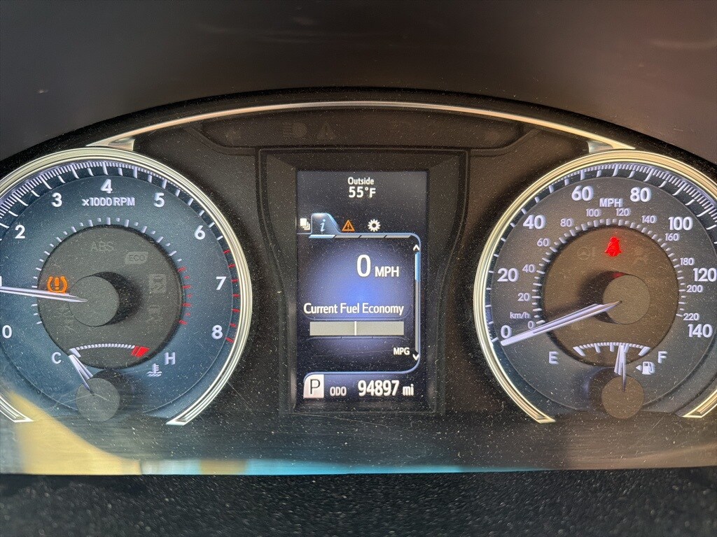 2017 Toyota Camry LE photo 3