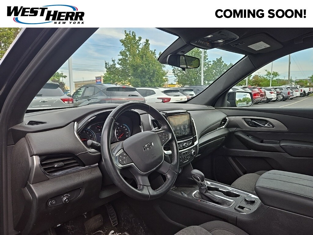 2023 Chevrolet Traverse Cloth 1LT photo 2