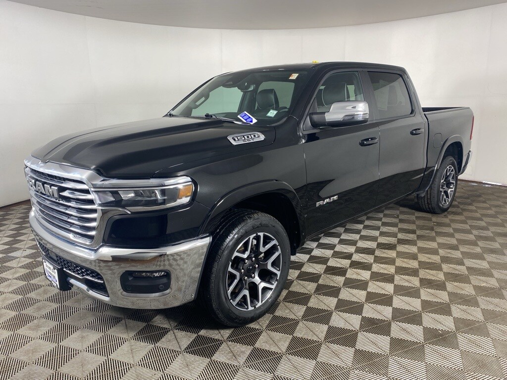 2025 Ram 1500 Laramie photo 3