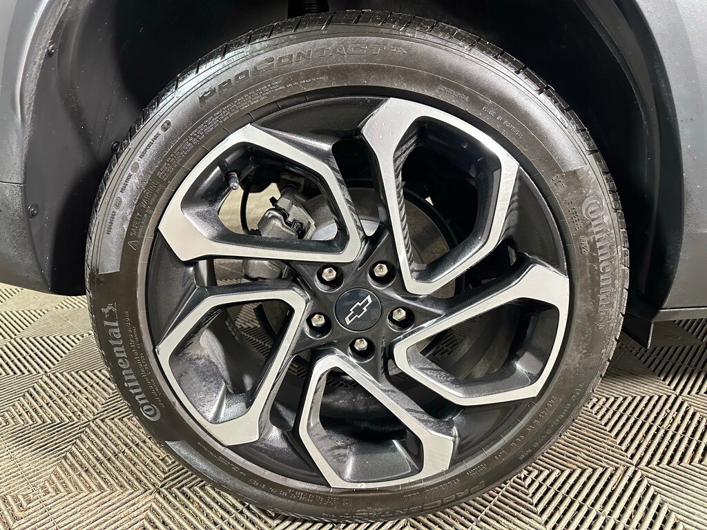 2024 Chevrolet Trax photo 2