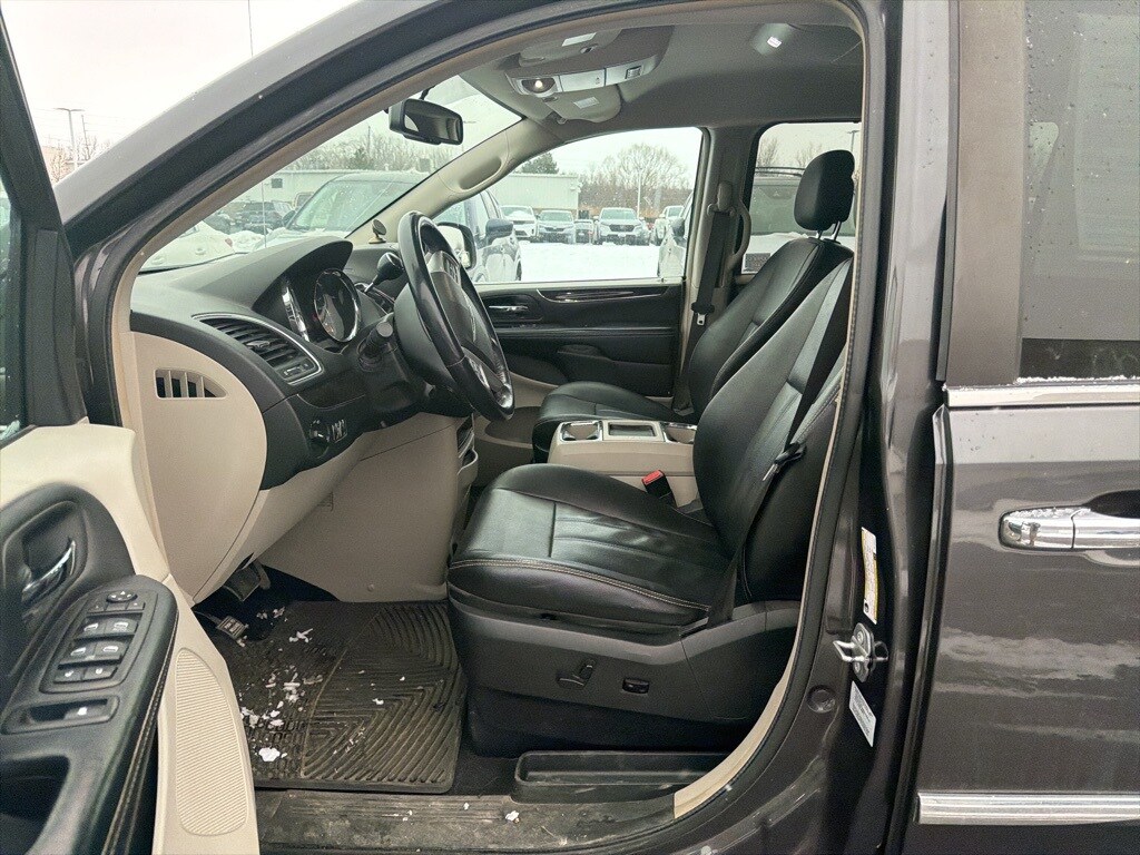 Used 2016 Chrysler Town & Country Touring Van LWB Passenger Van