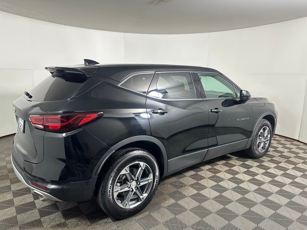 2023 Chevrolet Blazer 2LT photo 3