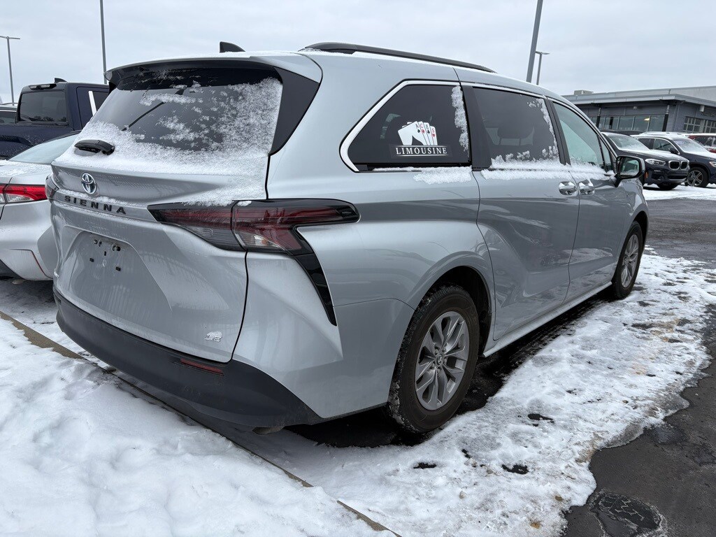 Used 2025 Toyota Sienna LE 8 Passenger Van Passenger Van