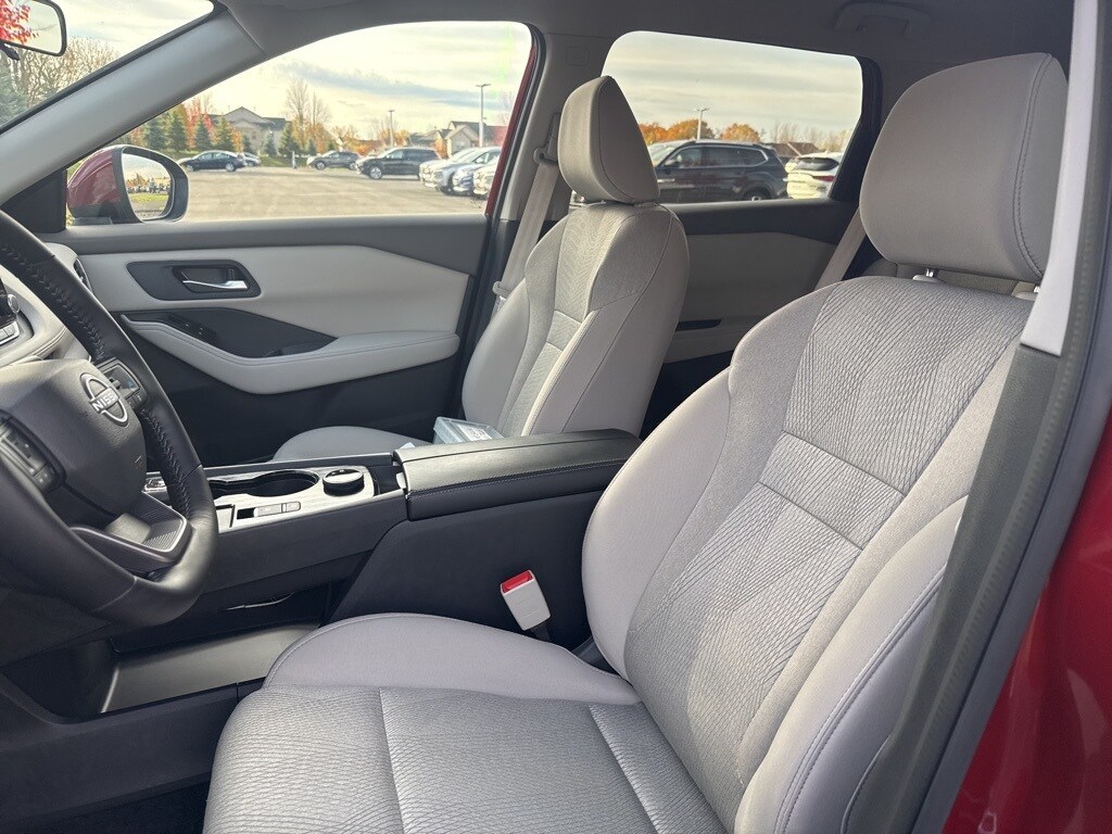 Used 2025 Nissan Rogue SV SUV