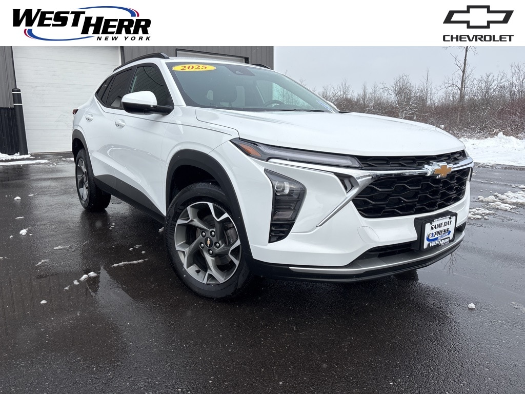 Used 2025 Chevrolet Trax LT SUV