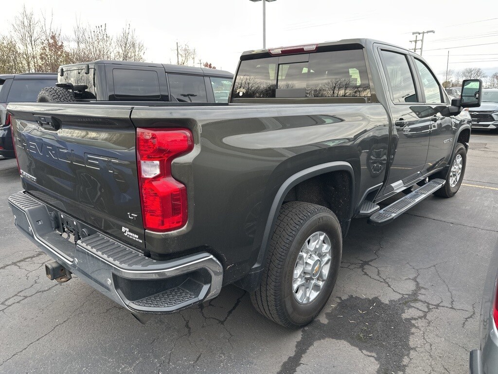 2023 Chevrolet Silverado 2500HD LT photo 2