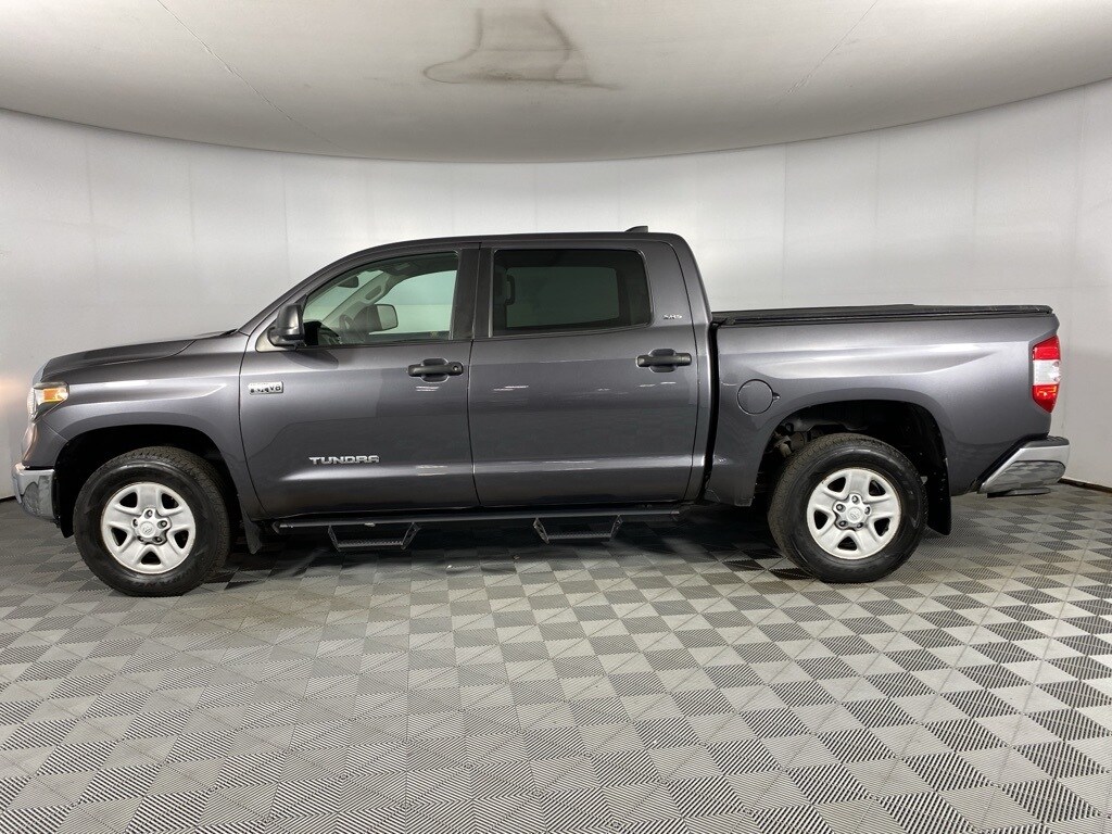 2020 Toyota Tundra SR5 CrewMax photo 4