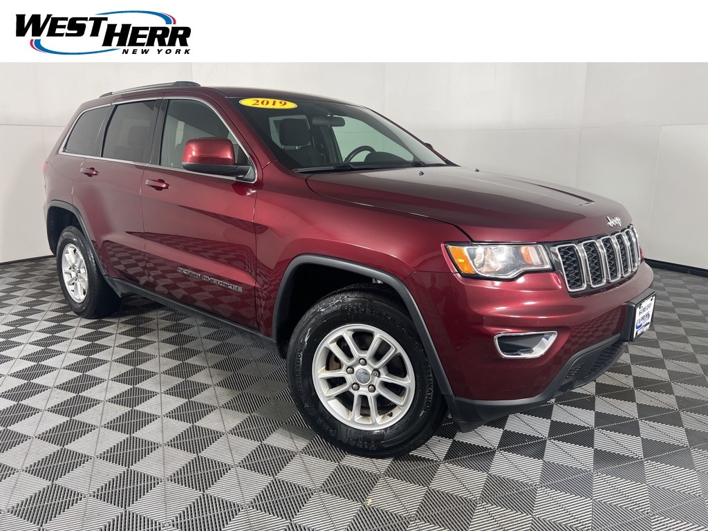 Used 2019 Jeep Grand Cherokee Laredo SUV