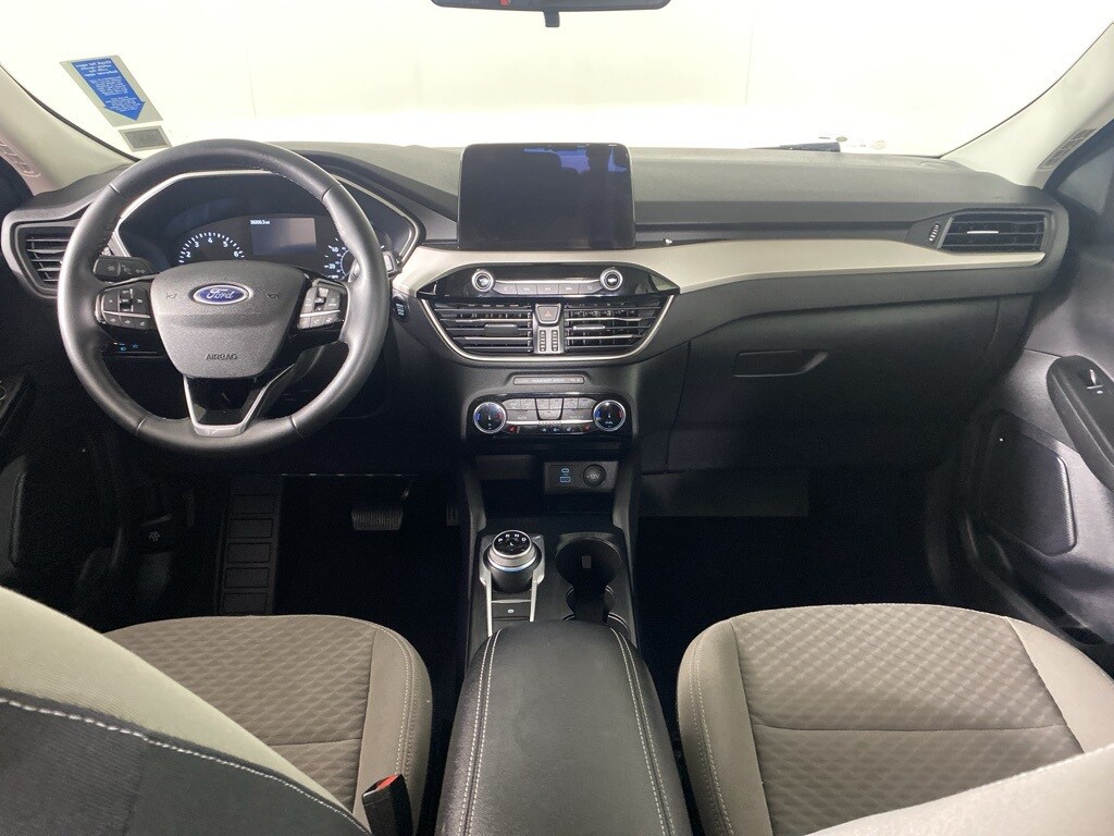2022 Ford Escape SE photo 2