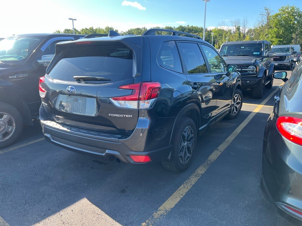 2019 Subaru Forester Premium photo 2