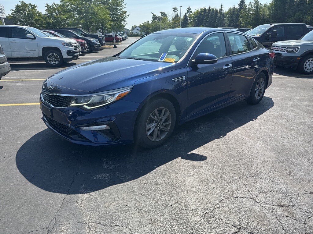 2020 Kia Optima LX photo 3