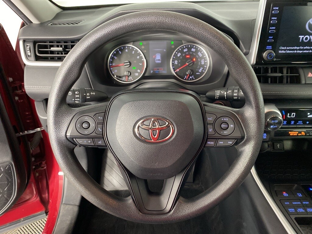 2021 Toyota RAV4 XLE photo 3