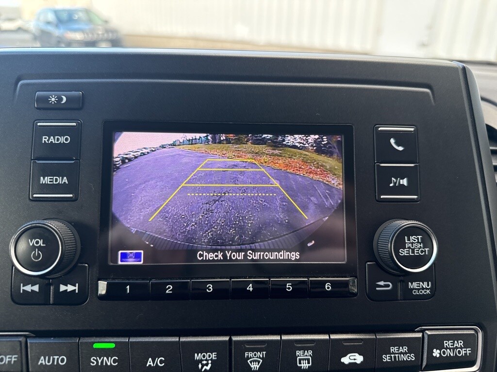 2018 Honda Odyssey LX photo 3