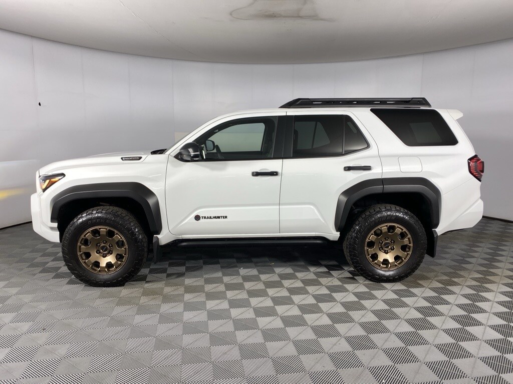 2025 Toyota 4Runner photo 2
