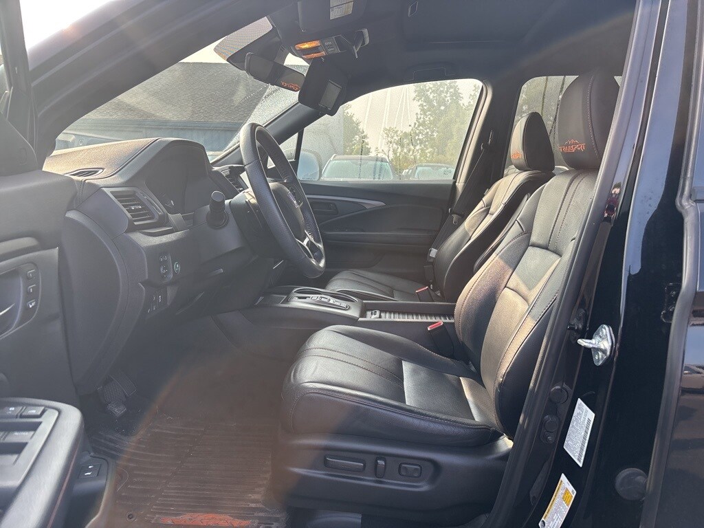 2022 Honda Passport TrailSport photo 2