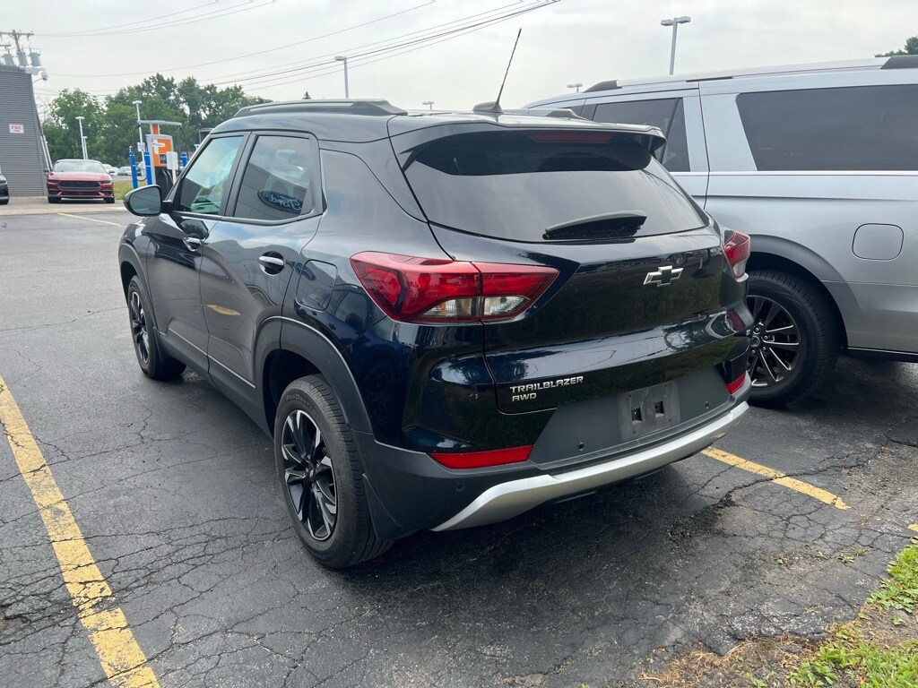 2021 Chevrolet Trailblazer LT photo 3