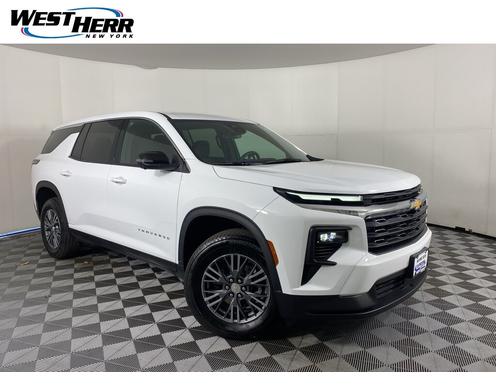 Used 2024 Chevrolet Traverse LS w/1LS SUV