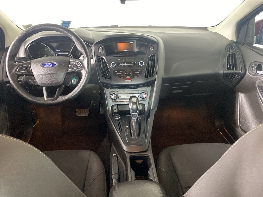 2016 Ford Focus SE photo 2