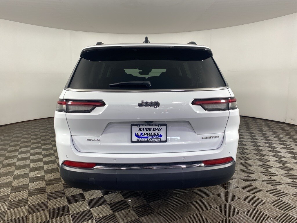 2023 Jeep Grand Cherokee Limited photo 2
