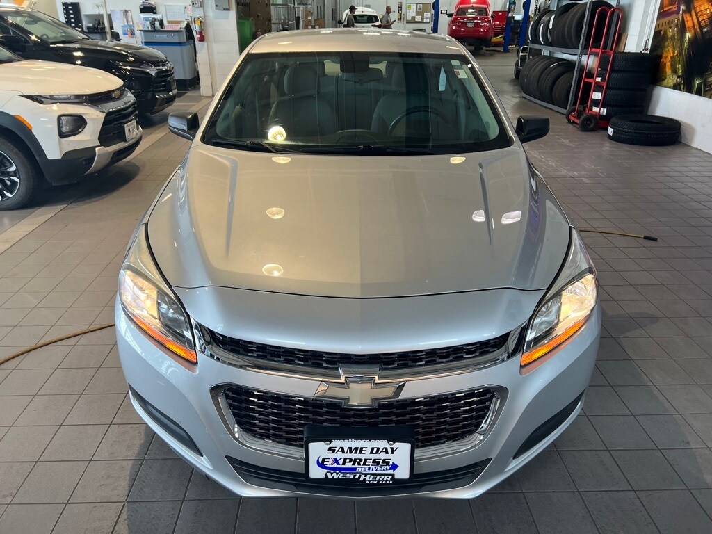 2016 Chevrolet Malibu Limited LS photo 2