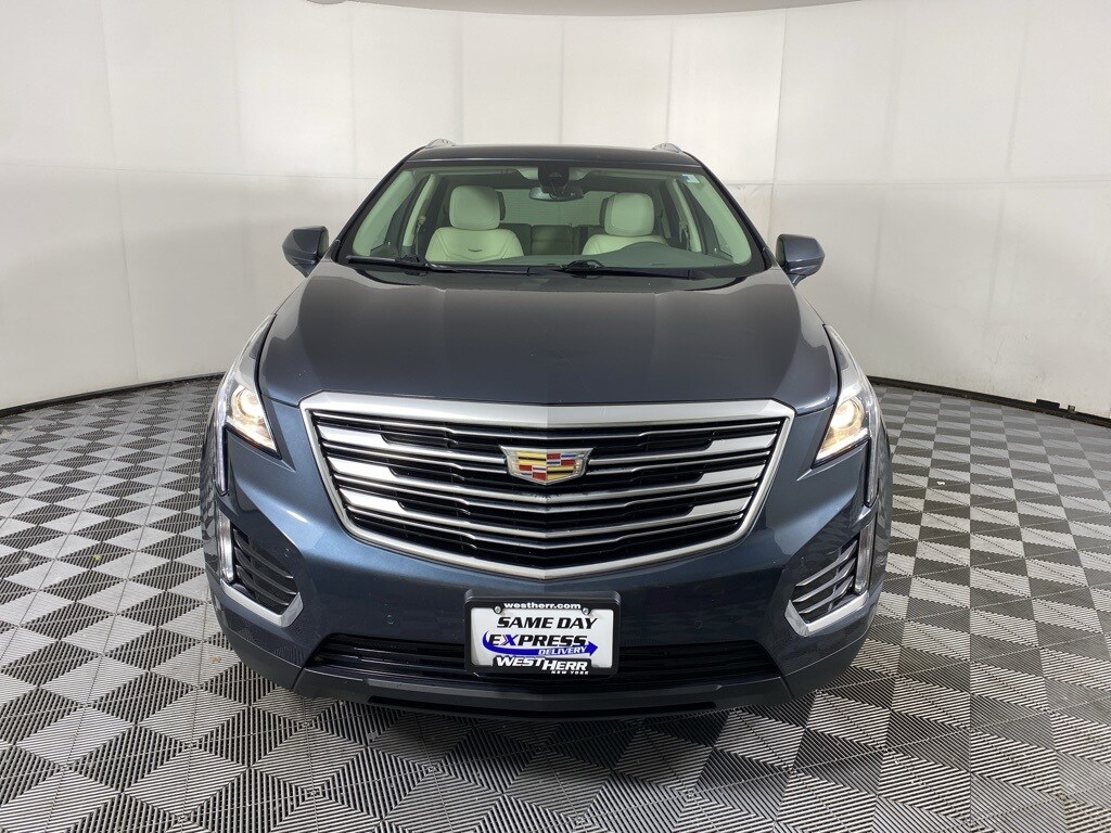 Used 2019 Cadillac XT5 Luxury with VIN 1GYKNDRS8KZ195229 for sale in Bowmansville, NY