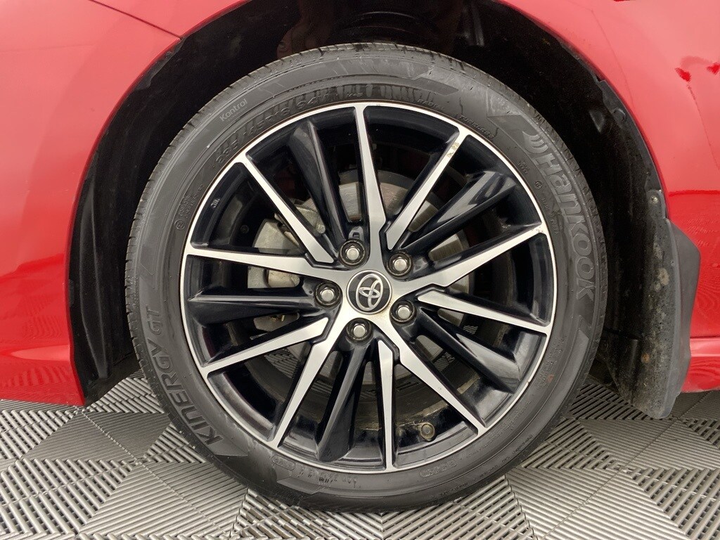 2023 Toyota Camry SE photo 3