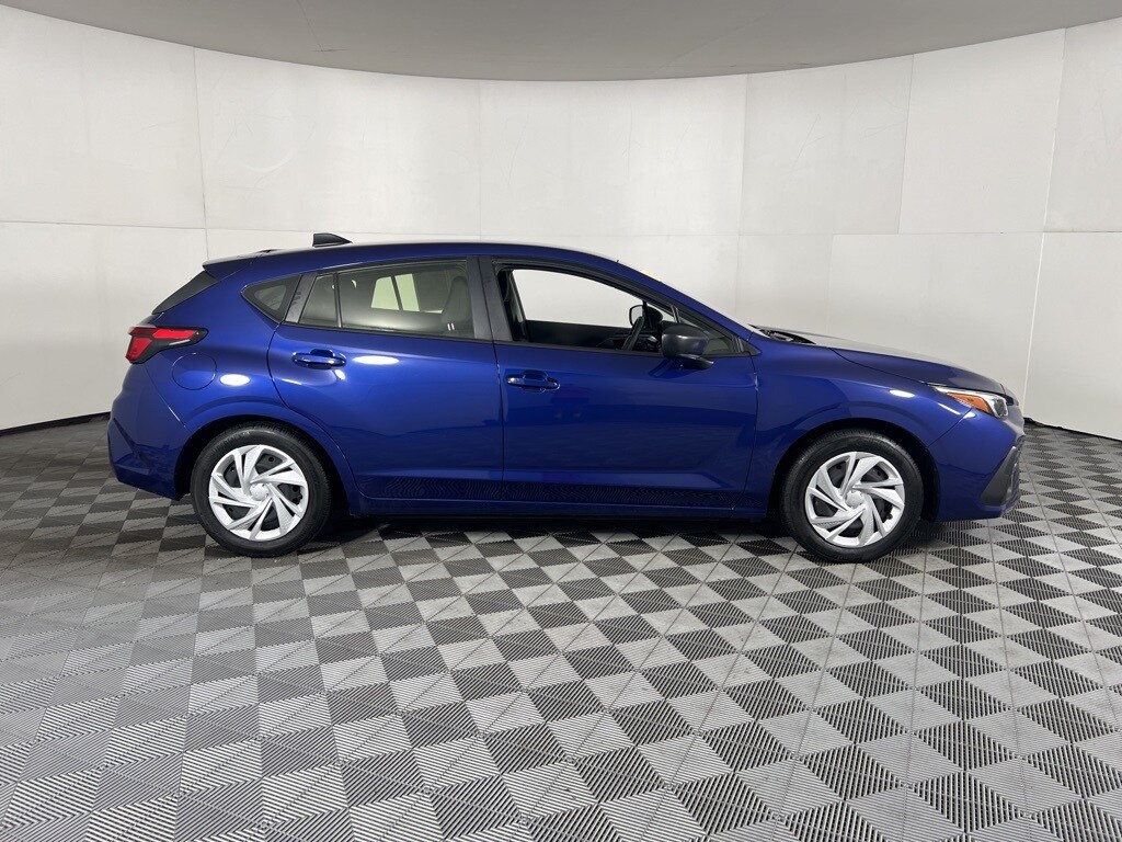 2024 Subaru Impreza Base photo 3