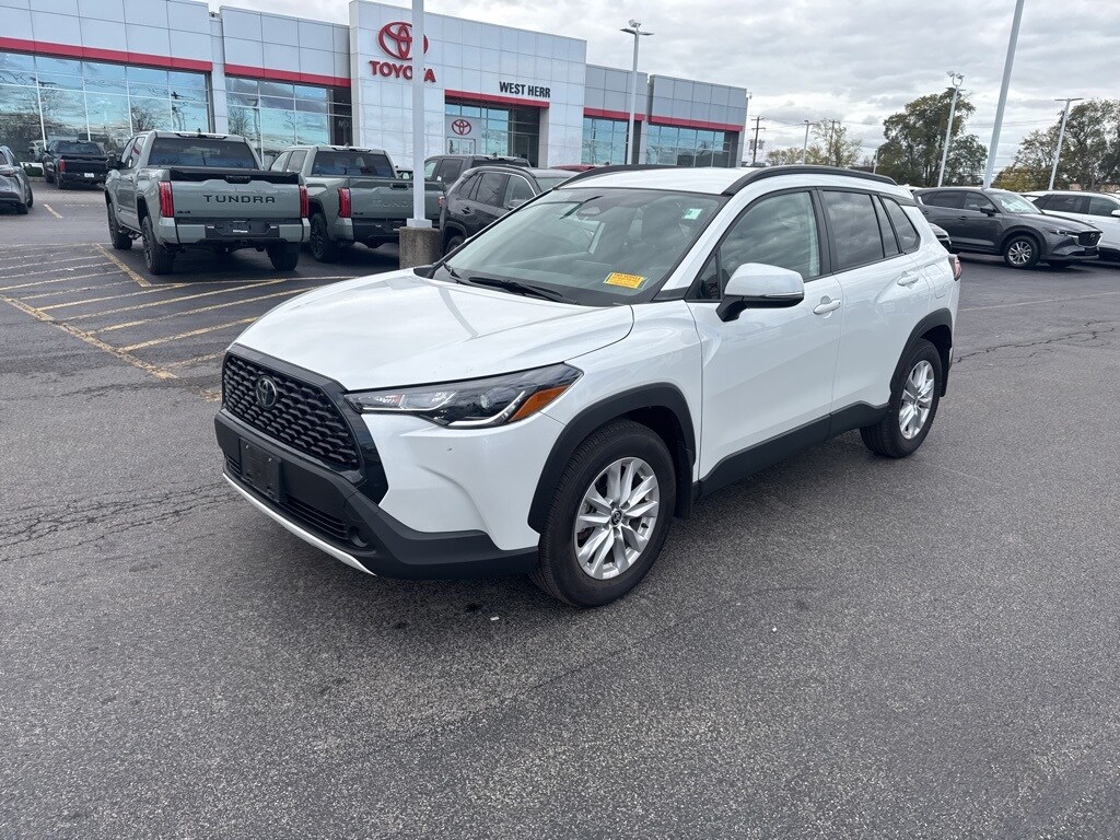 Used 2023 Toyota Corolla Cross LE SUV