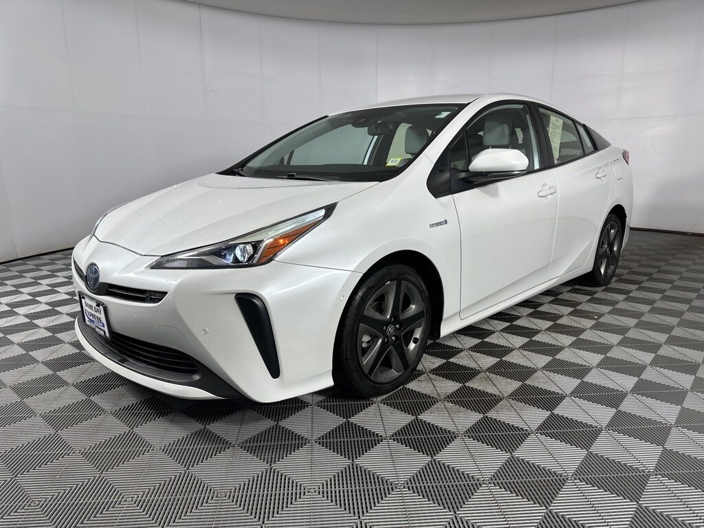 Used 2021 Toyota Prius XLE Hatchback