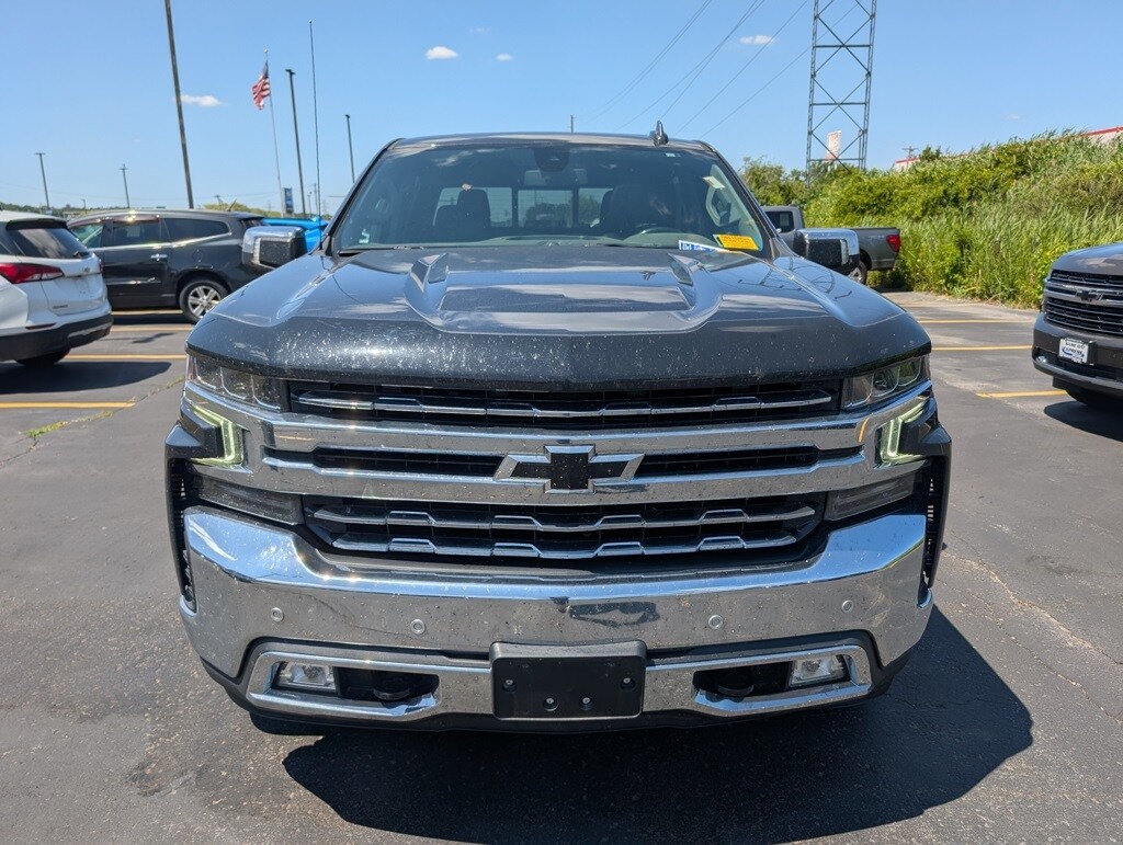 2021 Chevrolet Silverado 1500 LTZ photo 2