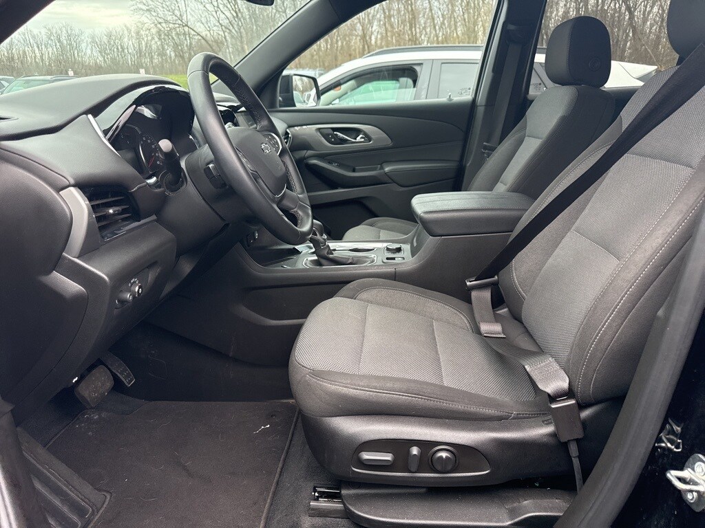 Used 2023 Chevrolet Traverse LT Cloth w/1LT SUV