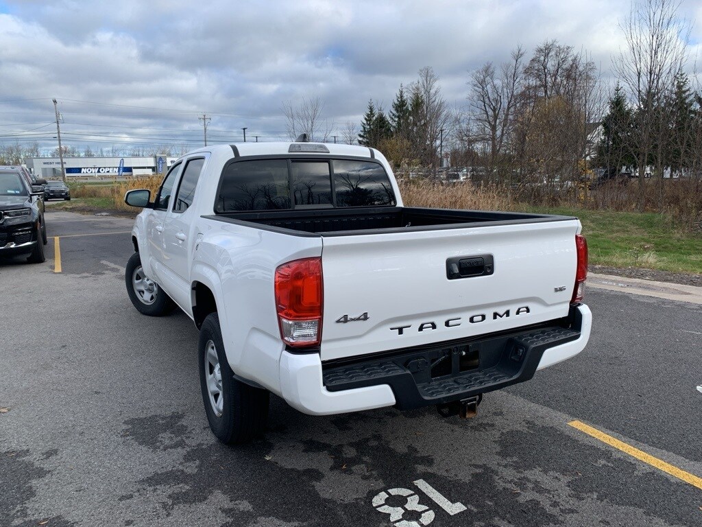 2022 Toyota Tacoma SR V6 photo 2